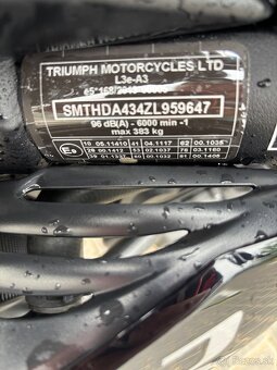 Triumph 900 speed triple - 4