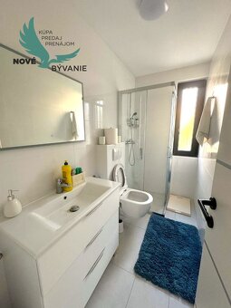 Luxusná novostavba vila s bazénom blízko mora a výhľadom na - 4