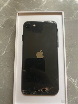 iPhone SE 2020 - 4