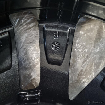 Hliníkové Volkswagen disky 5x112 R17 7J ET54 - 4