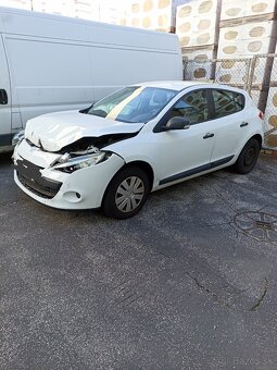 Predám Renault Megane na súčiastky v celku - 4