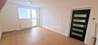 Na PREDAJ  slnečný 2izbový byt /64m2/ v Trebeľovciach. - 4