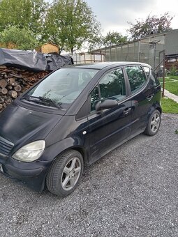 Mercedes A - 4