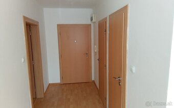 Prenajmem nezariadený 1 izbový byt - 4