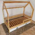 Domčekova drevena postel  + rošt + matrac+ chranic na matrac - 4
