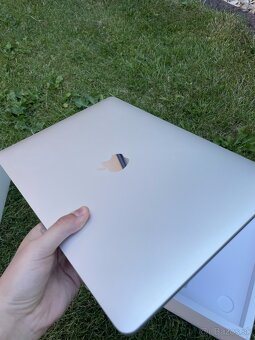 Macbook Pro M1 8/256 - 4