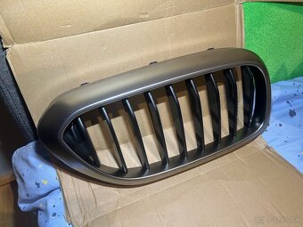 BMW G30 - mriežky / ľadvinky / grill - 4