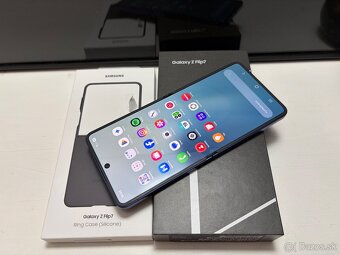 Samsung Z Flip 7 - 4