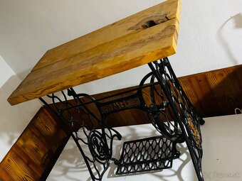 Singer starožitnostny stojan - 4