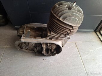 ČZ 175/450 motor - 4