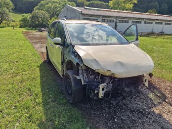 Predám nepojazdný VW Sharan - 4