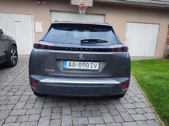 Peugeot 2008 1,2 ,benzin 130ps r.v 2021 - 4