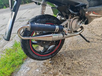 Yamaha aerox - 4