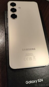 Samsung Galaxy S24 256Gb/8Gb Yellow - 4