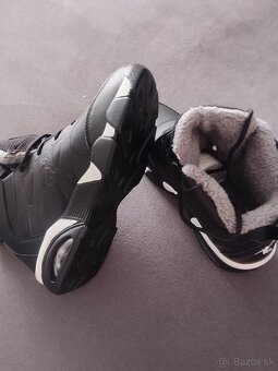 Predám nové zateplené pánske tenisky veľkosť 42 - 4