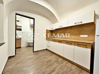 Na prenájom LUKRATÍVNE kancelárske priestory BB - Námestie - 4