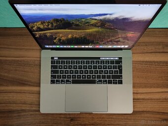 MacBook Pro 15 2019 | i7 • 16GB • 256GB SSD - 4
