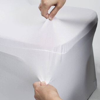 Biele svadobné návleky na stoličky - 4