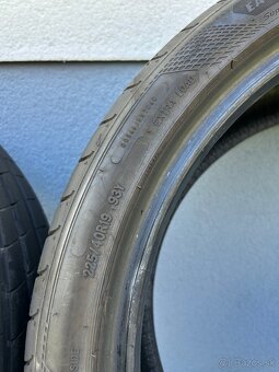 Goodyear 225/40 R19 - 4