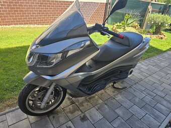 Piaggio x10 - 4