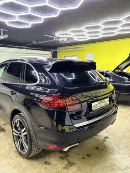 Porsche Cayenne - 4