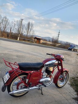 Jawa 250 - 4