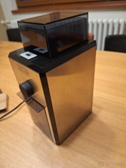 Elektrický mlynček na kávu Delonghi - 4