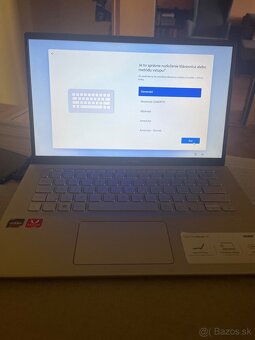 ASUS VivoBook 14 - 4