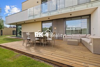 RK4 - Súkromná vila - dvojgaráž, 2 terasy (80 m²), pozemok - 4