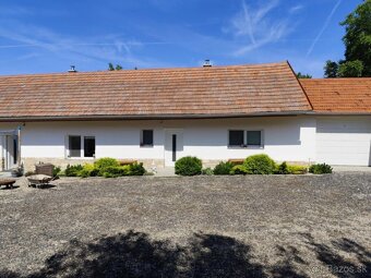 Zrekonštruovaný, zariadený rodinný dom s garážami vo Svodine - 4