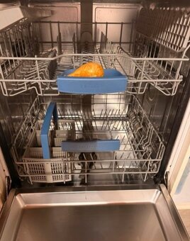 Krémová kuchyně se zánovními spotřebiči,5801 - 4