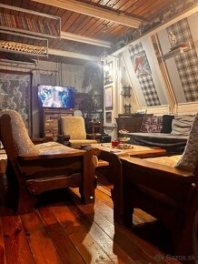 masívny nábytok - sedačka + konferenčný stolík - 4