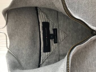 TOMMY HILFIGER originál sivý pánsky svetrik XL - 4