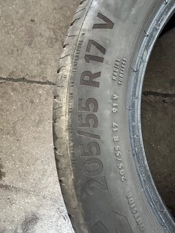 205/55R17 - 4