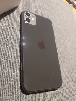 Apple iPhone 11 64GB - 4