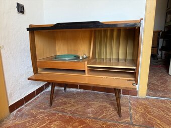 Predám retro skrinku na gramofón a platne - 4