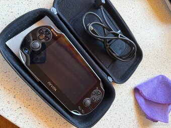 PS Vita OLED - 8GB - 4