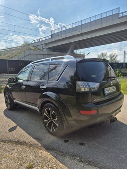 MITSUBISHI OUTLANDER 2 2.0TDI 103KW M6 4X4 2008 - 4