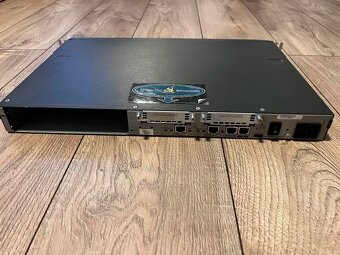 Predám Cisco 2621XM - 4