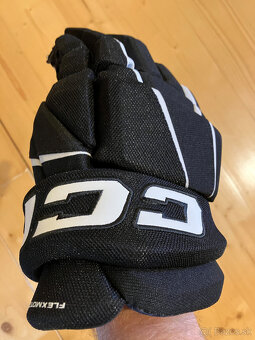 Predám hokejové rukavice CCM, veľkosť 12' - 4