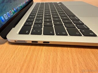 Macbook air M3, 13”, strieborny, 16/256 - 4
