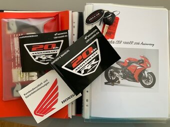 Honda CBR1000RR 2012 Anniversary Edition - 4