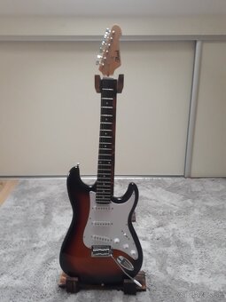 Elektrická gitara BLOND - 4