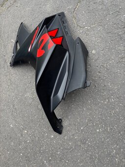 Aprilia RSV4 2023 - 4