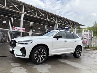 Volvo XC60 B4 145kW AWD Geartronic Plus Dark - 4