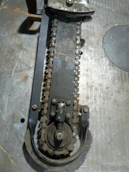 Píla pohanana stlačeným vzduchom alebo hydraulickým olejom - 4