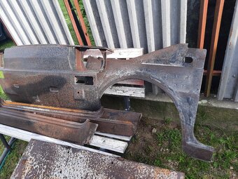 Fiat 128 napisy, disky Pirelli karosarske diely Fiat 126 Ma - 4