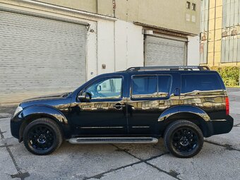 Nissan Pathfinder - 4