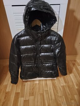 Dámska Páperová čierna lesklá nadýchana bunda L - M 22 € - 4