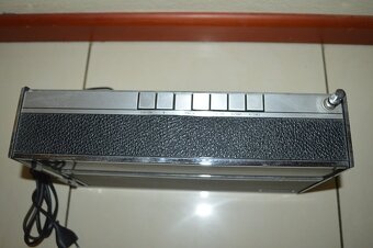predam stare radio GRUNDIG - 4